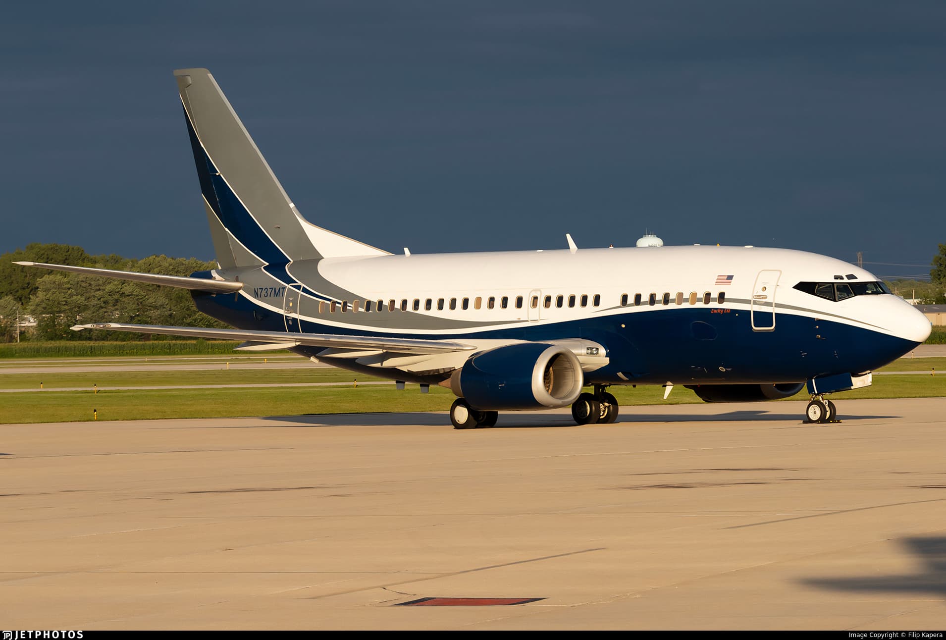 N737MT