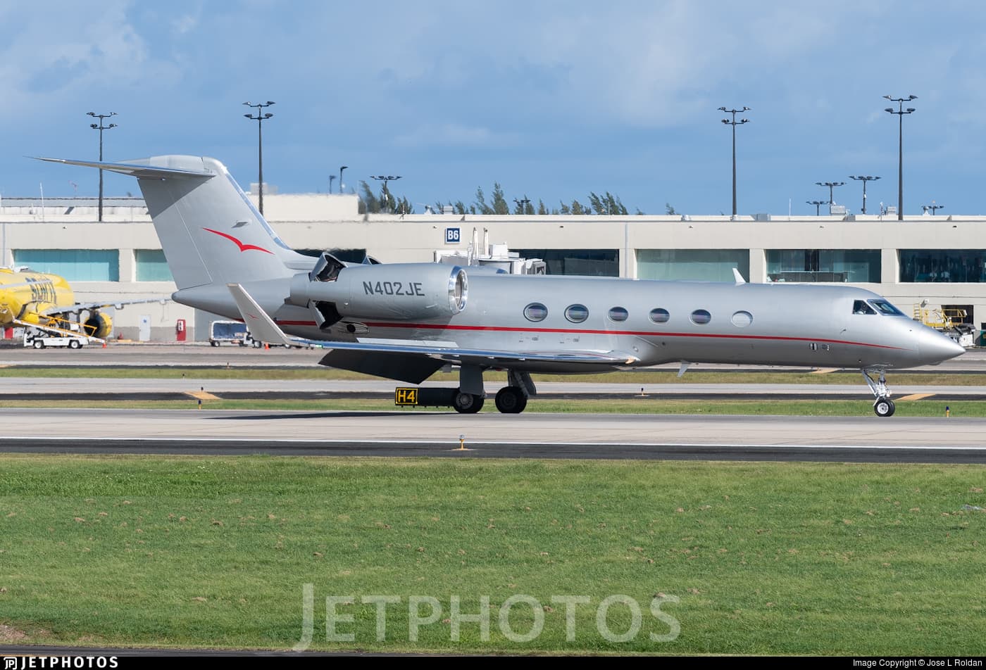 N402JE