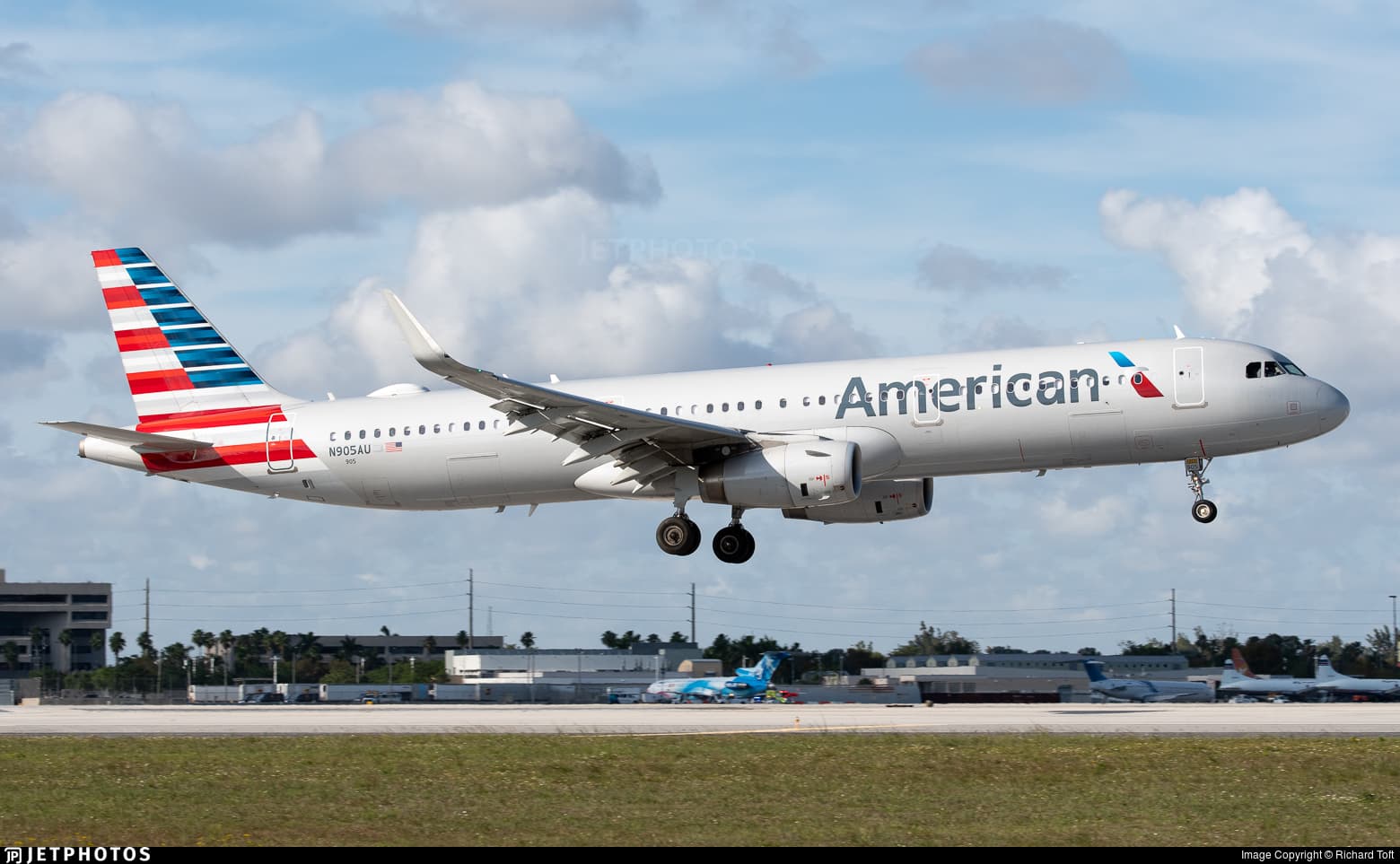 N905AU
