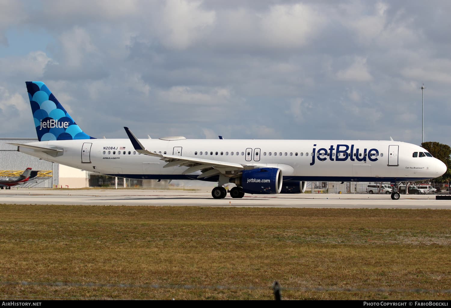 N2084J