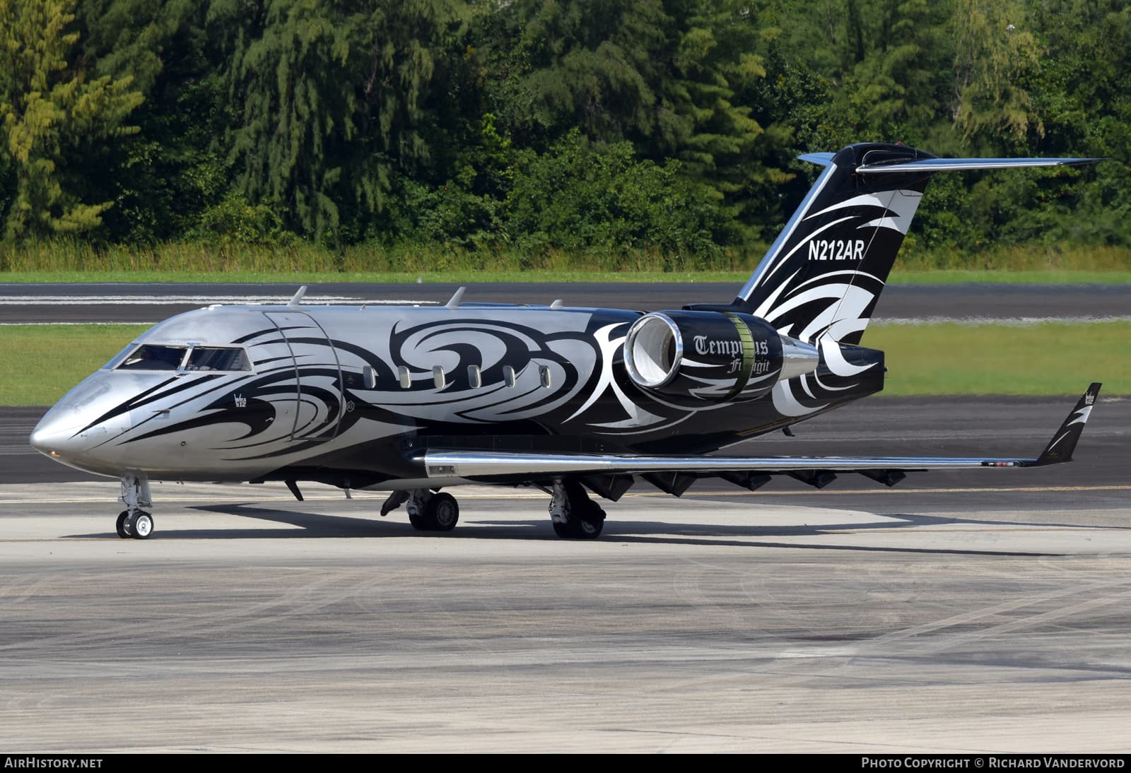 N212AR