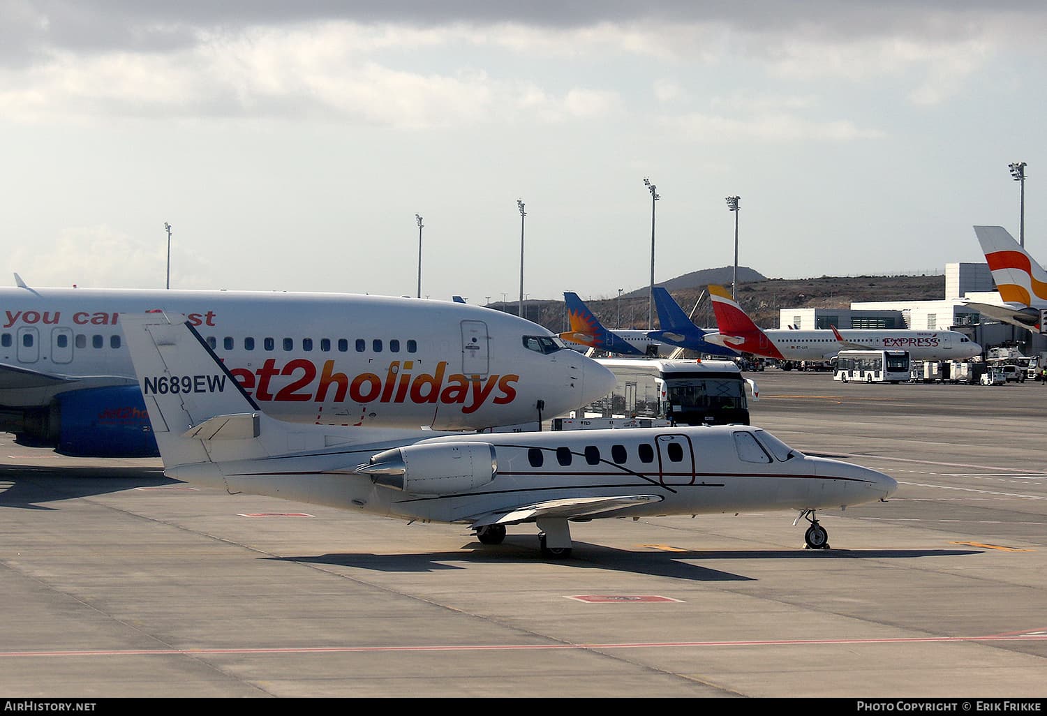 N689EW
