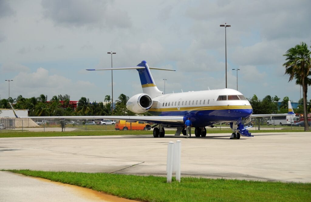 Bombardier Global 5000 on the apron with its airstair down