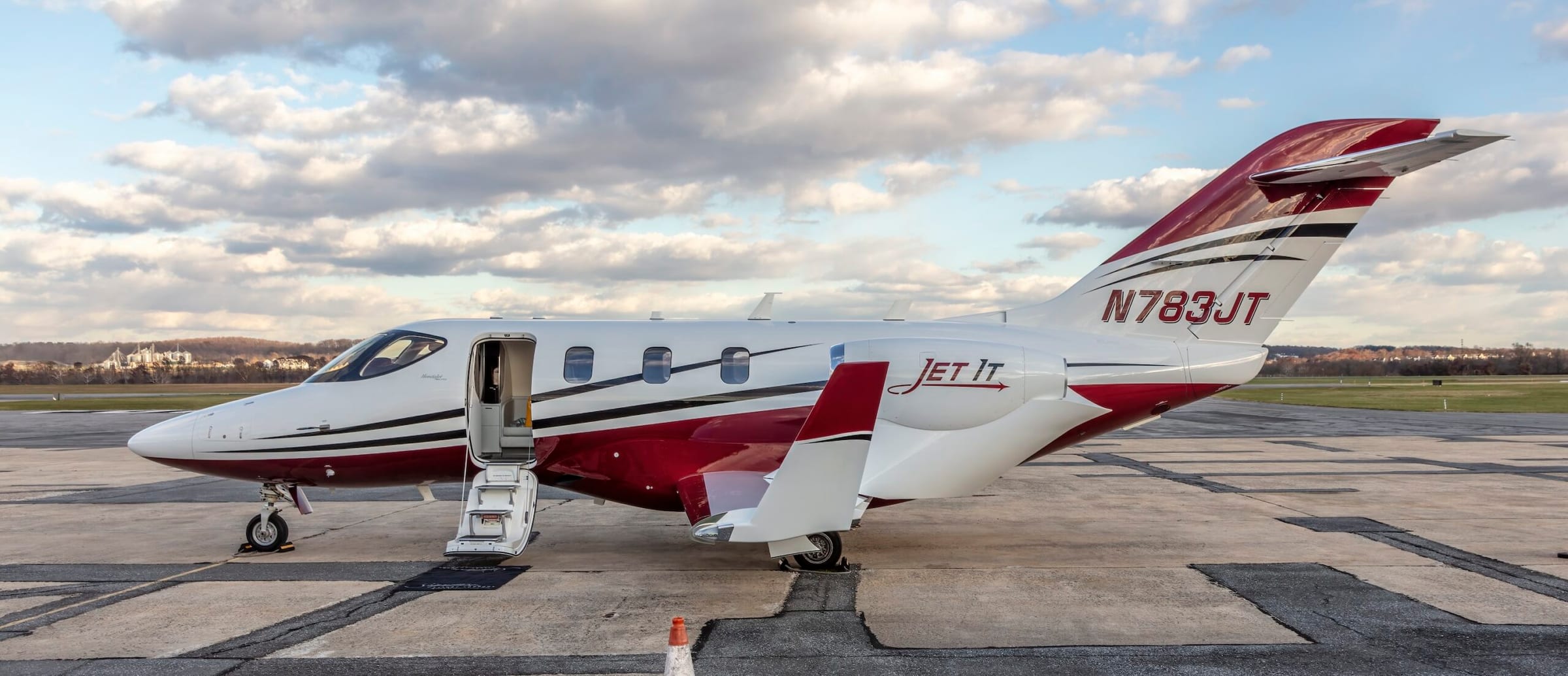 Honda HA-420 N783JT side one profile view - maximum range of a private jet