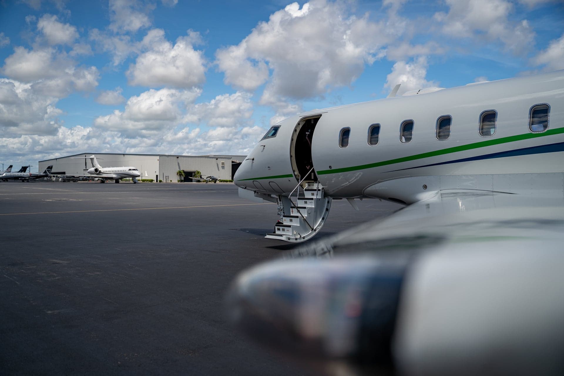 N395PD exterior detail