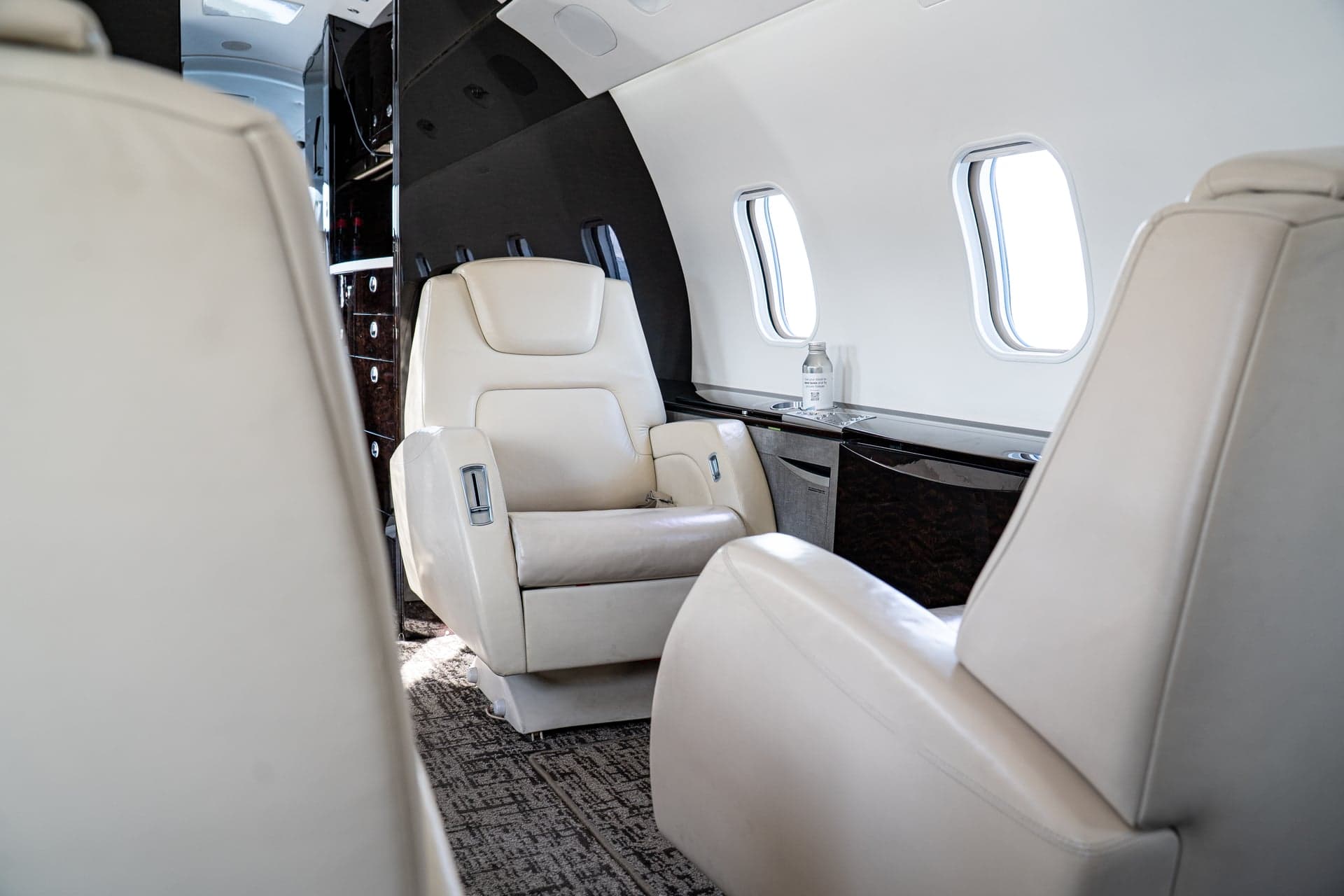 N971MC interior detail