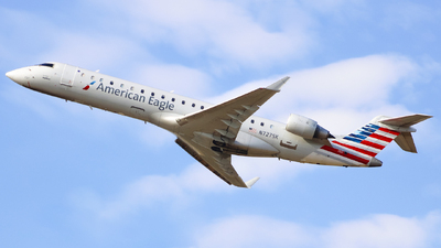 N372G - Bombardier Challenger 605 (CL-600-2B16) (605) | Flight
