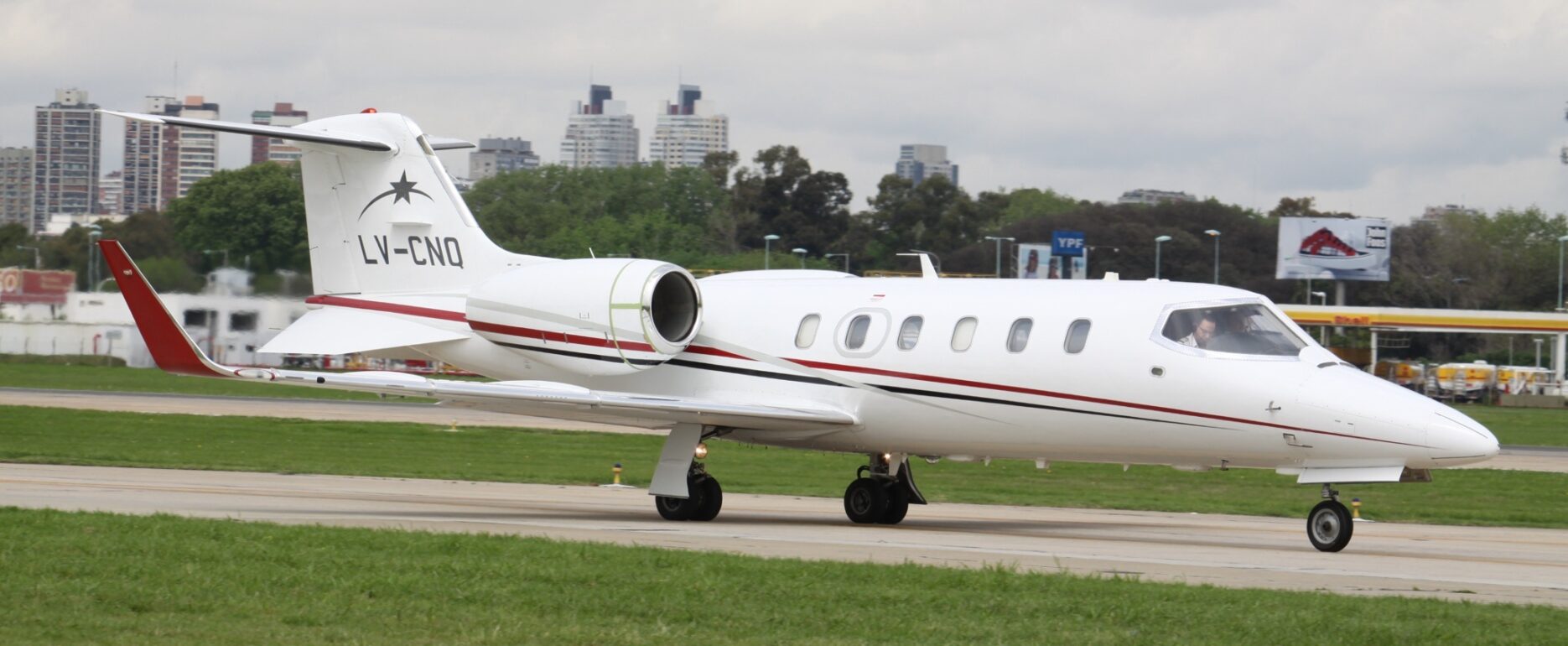 Bombardier Learjet 31