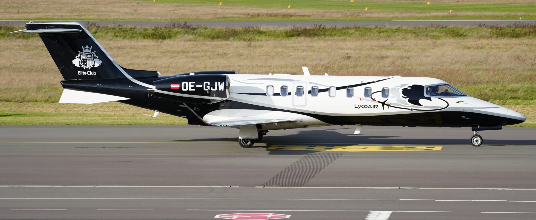 Bombardier Learjet 75