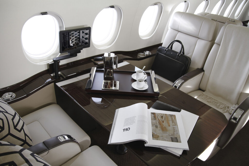 Dassault 2000LXS Interior