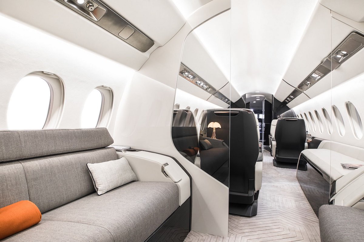 Falcon 6X interior sofa