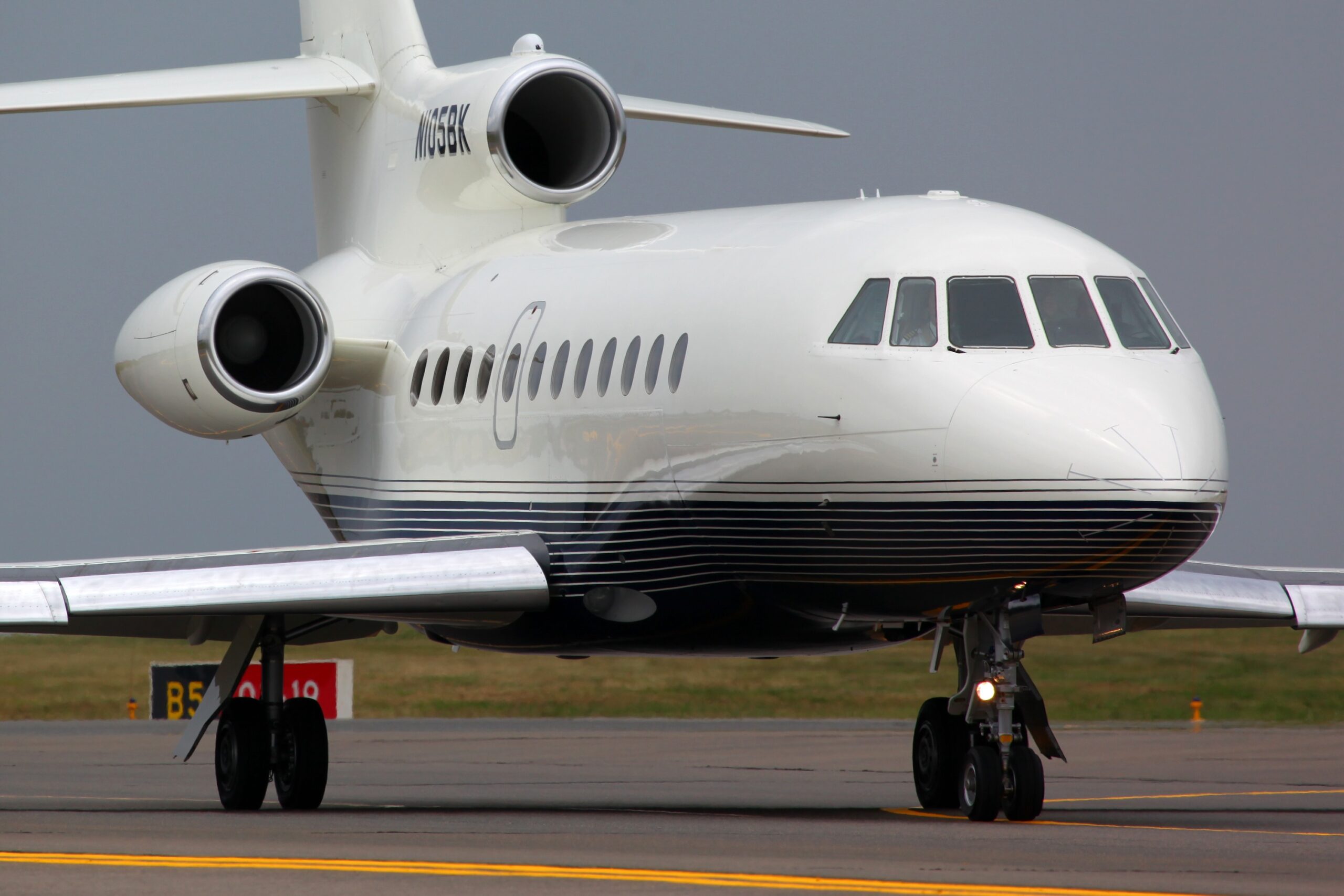 Dassault Falcon 900B