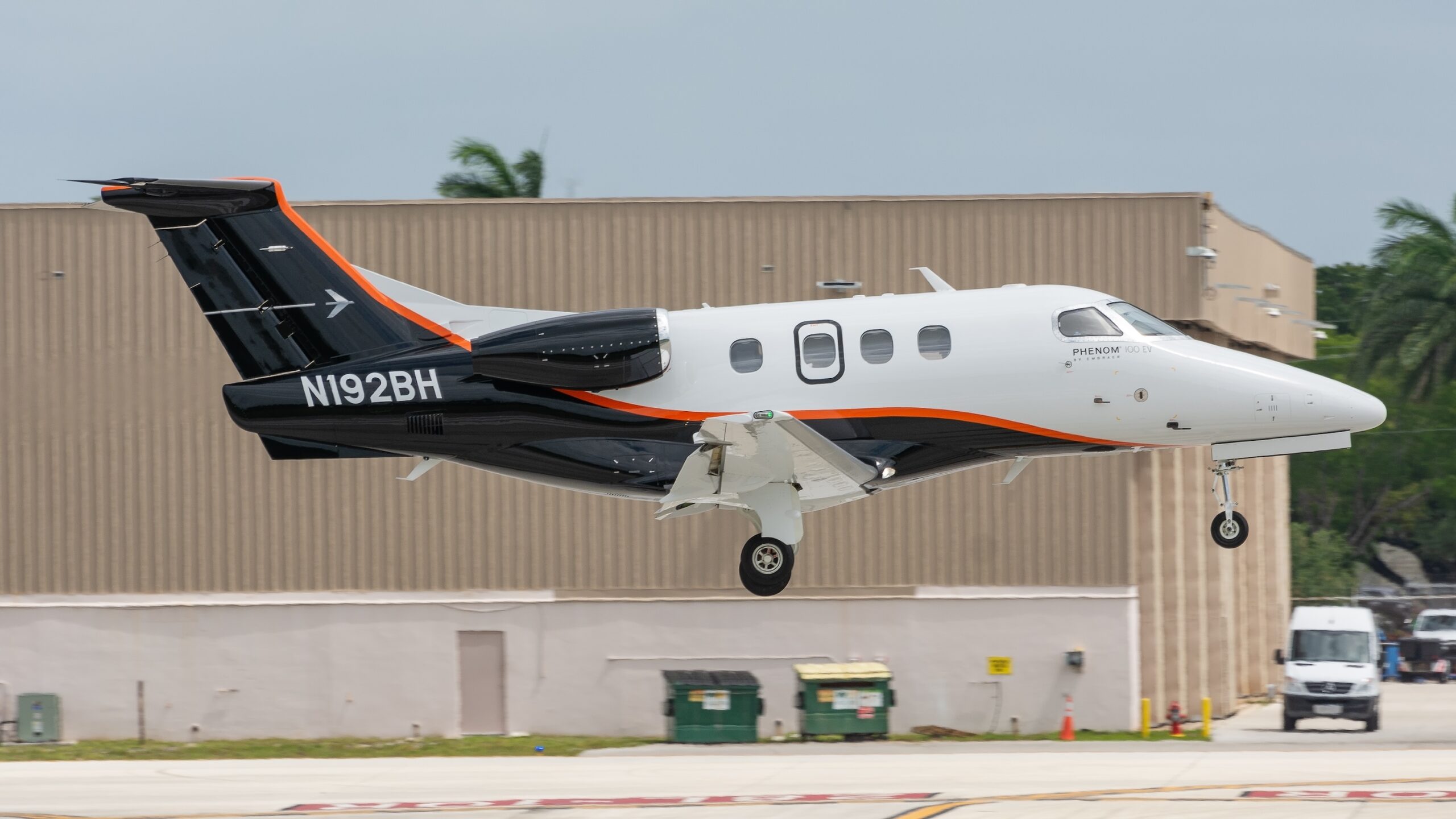 Embraer Phenom 100