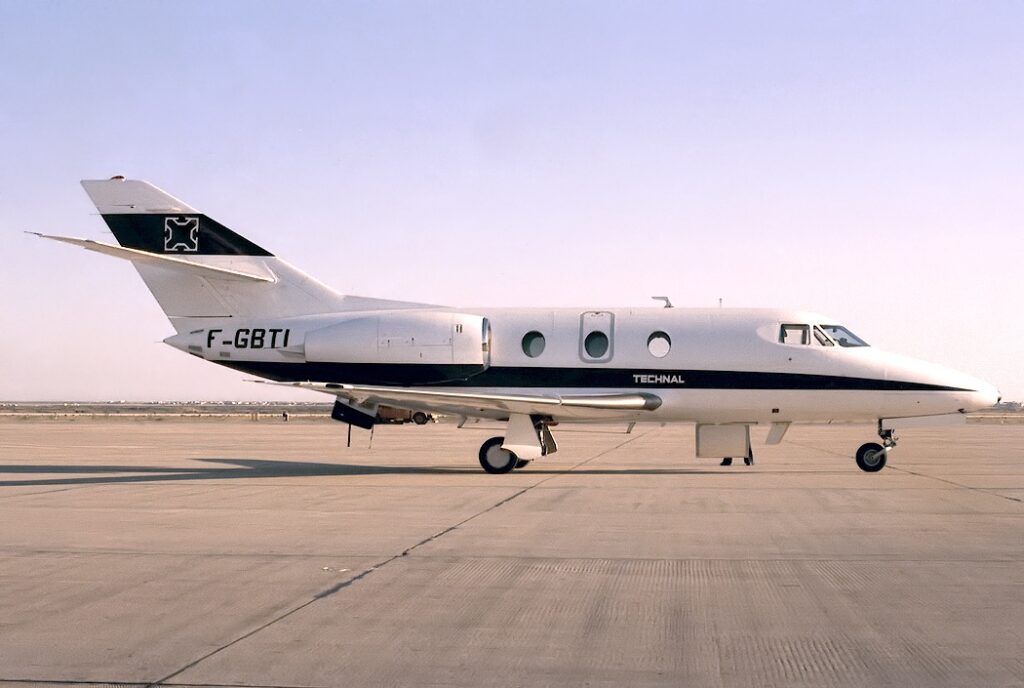Dassault Falcon 10
