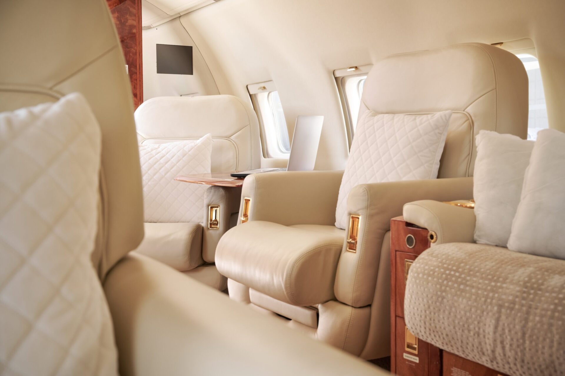 Comparison to Other Private Jets image 1